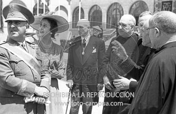 Franco visita la Catedral de Vic