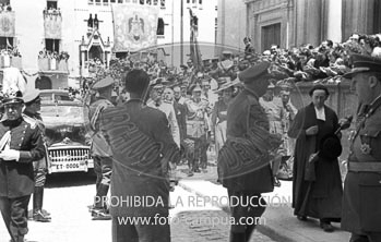 Franco visita la Catedral de Vic
