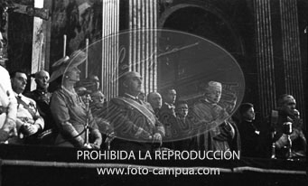 Franco visita la Catedral de Vic