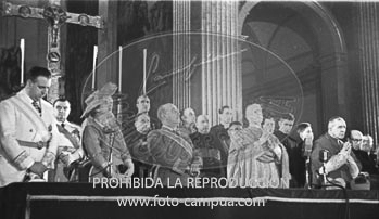Franco visita la Catedral de Vic