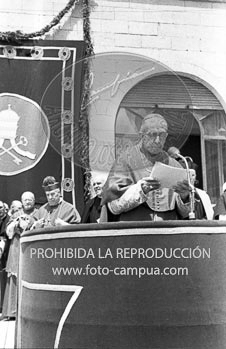 Franco visita la Catedral de Vic