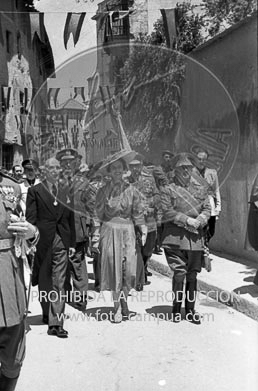 Franco visita la Catedral de Vic