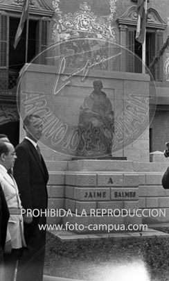 Franco visita la Catedral de Vic