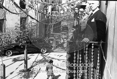 Franco visita la Catedral de Vic