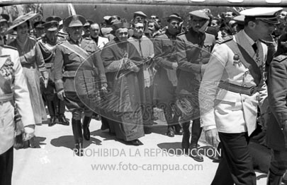 Franco visita la Catedral de Vic