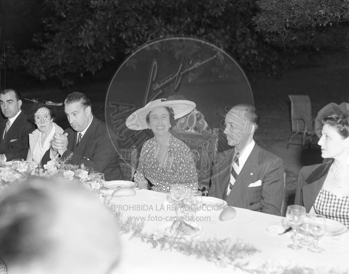 Franco con los Marqueses de Santillán y Monrroy