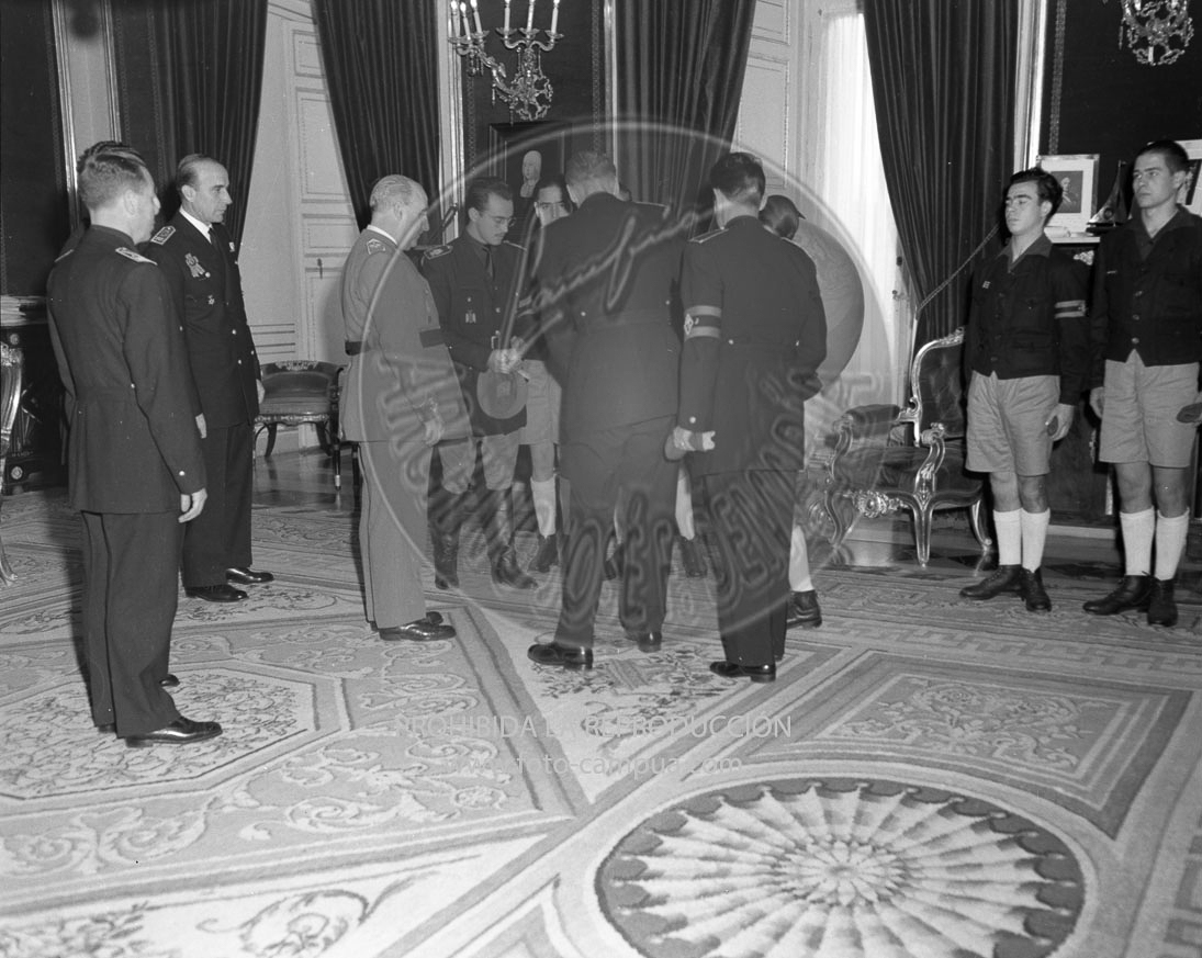 Franco recibe a la centuria Matias Montero