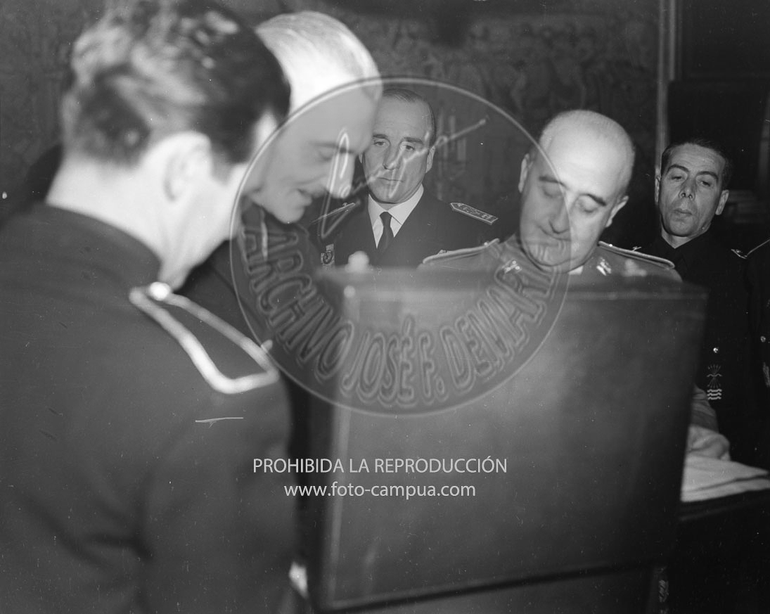 Franco recibe a la centuria Matias Montero