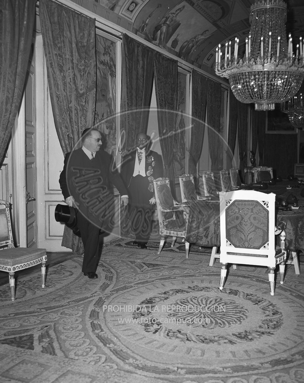 Franco recibe la Gran Banda de la Estrella de Africa