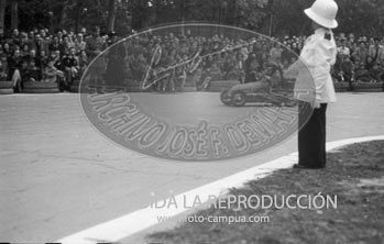Carreras de coche de niños en El Retiro