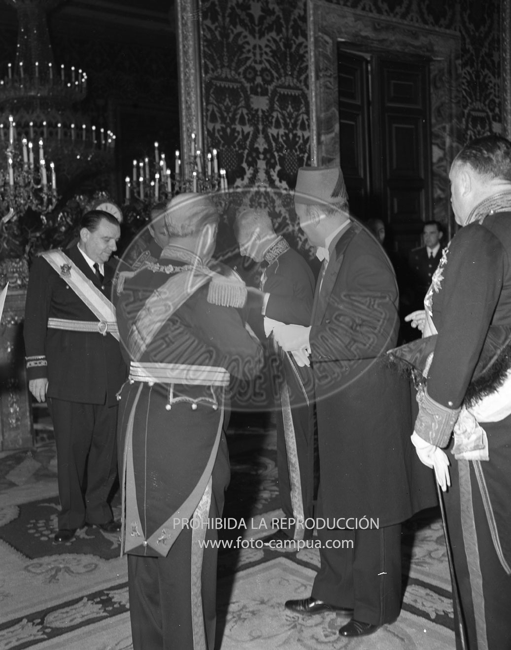 Franco recibe el Gran Collar de Fuad I