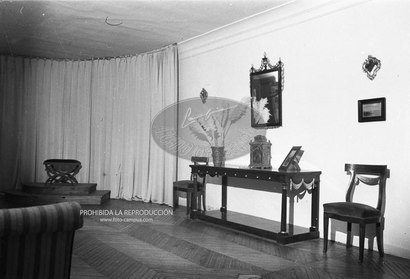 Reforma de la geleria del estudio Campúa en 1951