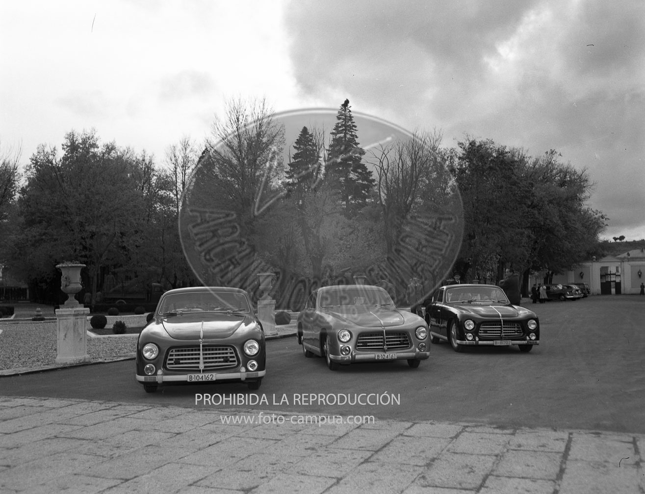 Los directores de Pegaso muestran a Franco el nuevo modelo Pegaso 102