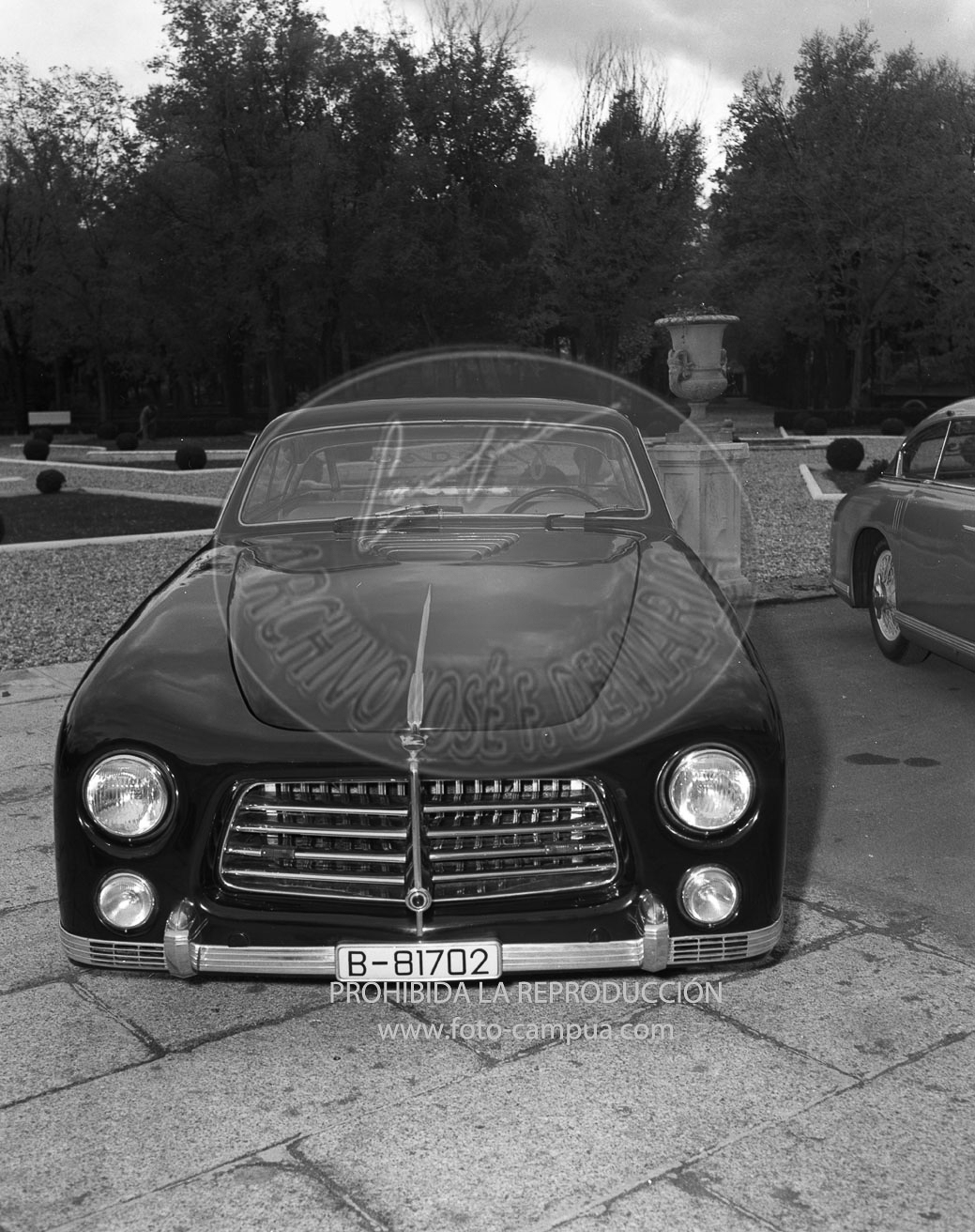 Los directores de Pegaso muestran a Franco el nuevo modelo Pegaso 102