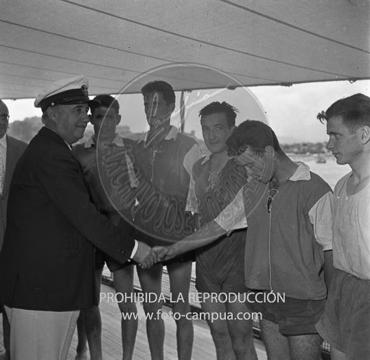 Entrega de trofeos de bateles 1953