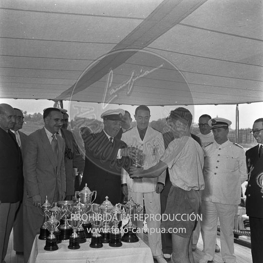 Entrega de trofeos de bateles 1953