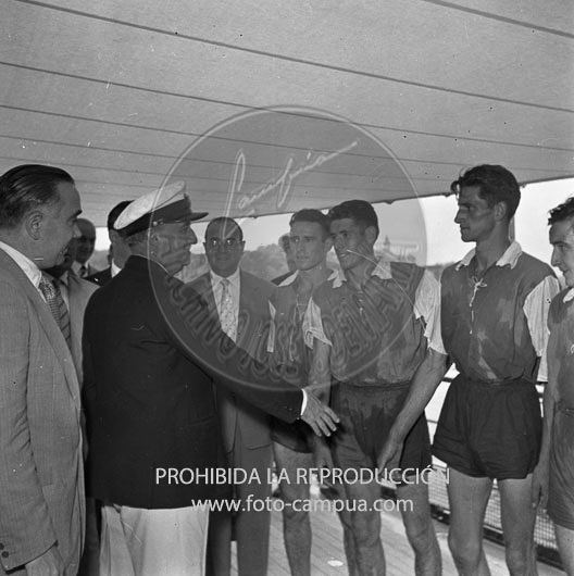 Entrega de trofeos de bateles 1953