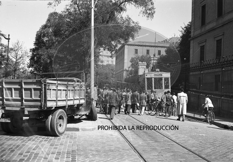 Accidente de tranvia en el paseo de Recoletos de Madrid