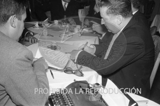 Entrega del Premio Planeta 1958 a Fernando Bermudez de Castro y Rebellón