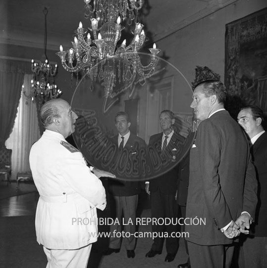 Franco recibe a la JD cel Club Náutico de San Sebastián.