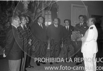 Franco recibe a la JD cel Club Náutico de San Sebastián.