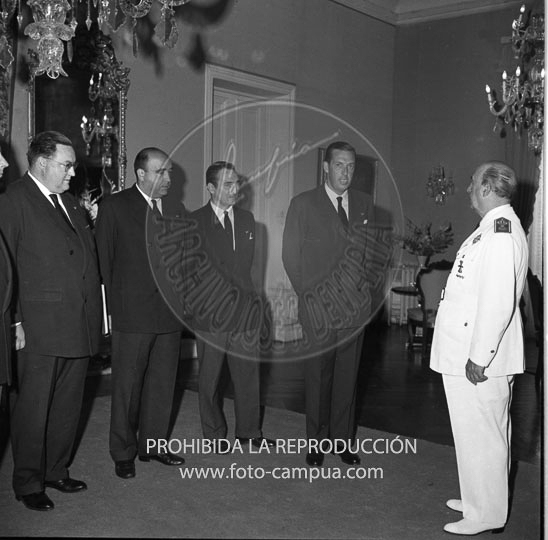 Franco recibe a la JD cel Club Náutico de San Sebastián.