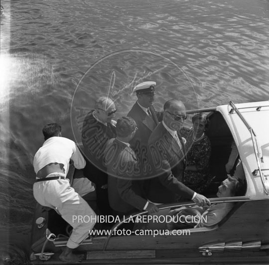 Franco y Dª Carmen llegan al Club Náutico de La Coruña
