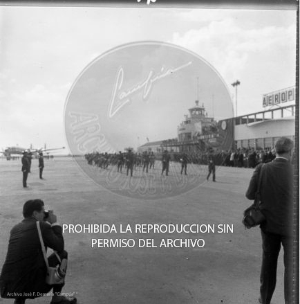 Franco visita las zonas inundadas de Barcelona