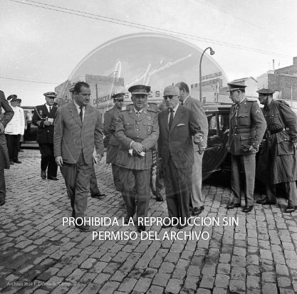 Franco visita las zonas inundadas de Barcelona