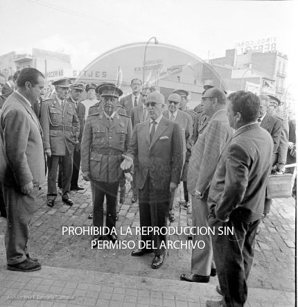 Franco visita las zonas inundadas de Barcelona