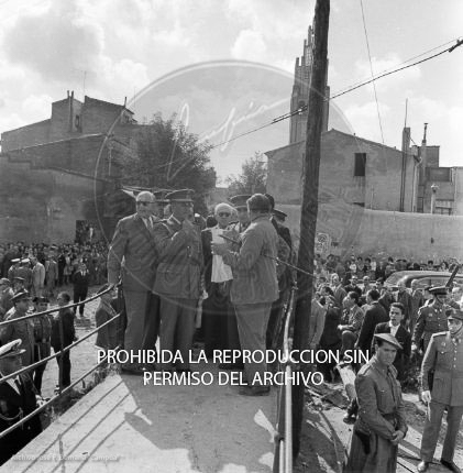 Franco visita las zonas inundadas de Barcelona