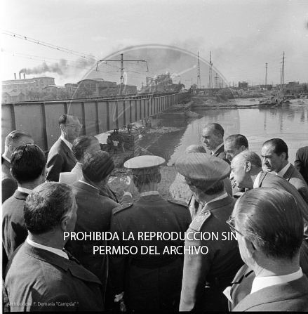 Franco visita las zonas inundadas de Barcelona