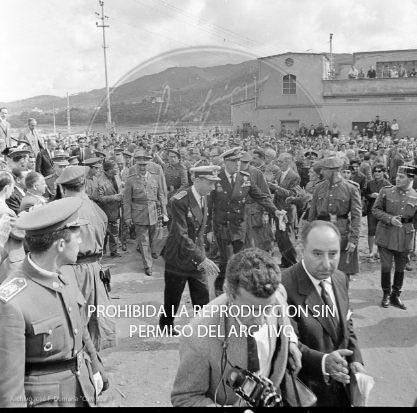 Franco visita las zonas inundadas de Barcelona