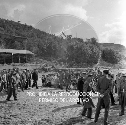 Franco visita las zonas inundadas de Barcelona