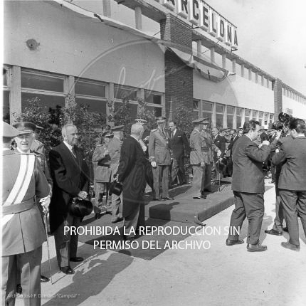 Franco visita las zonas inundadas de Barcelona