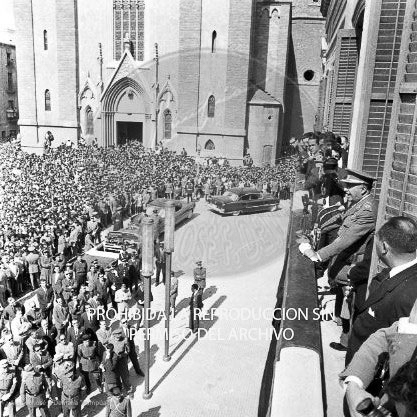 Franco visita las zonas inundadas de Barcelona