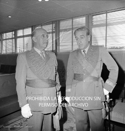 Franco visita las zonas inundadas de Barcelona