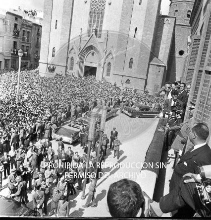 Franco visita las zonas inundadas de Barcelona