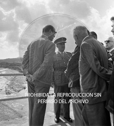 Franco visita las zonas inundadas de Barcelona