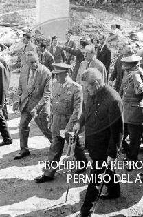 Franco visita las zonas inundadas de Barcelona