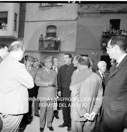 Franco visita las zonas inundadas de Barcelona