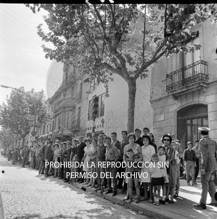 Franco visita las zonas inundadas de Barcelona