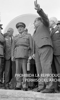 Franco visita las zonas inundadas de Barcelona