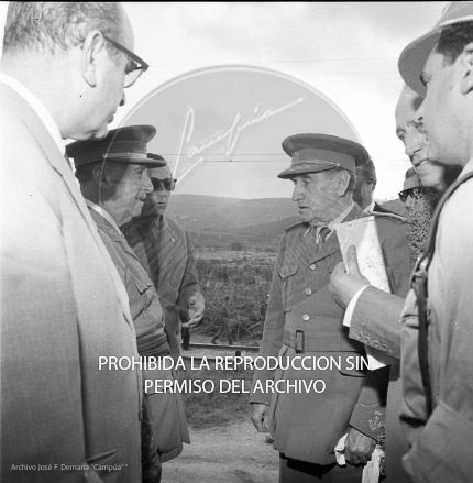 Franco visita las zonas inundadas de Barcelona