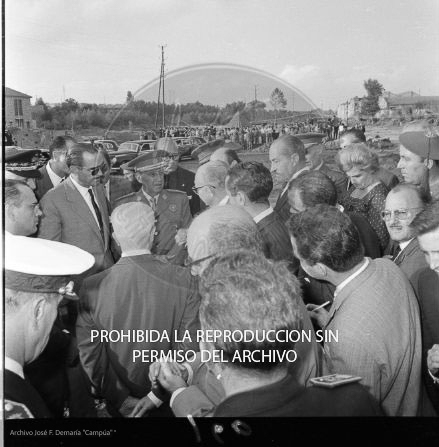 Franco visita las zonas inundadas de Barcelona