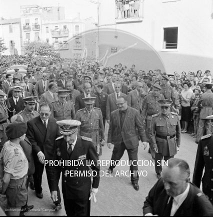 Franco visita las zonas inundadas de Barcelona