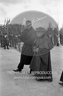 Te Deum en el Valle de los Caidos por los XXV años de paz. llegada de autoridades