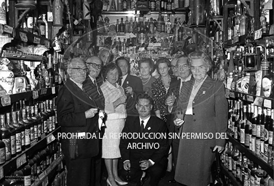 Los Premios Nobel visitan el Museo Chicote