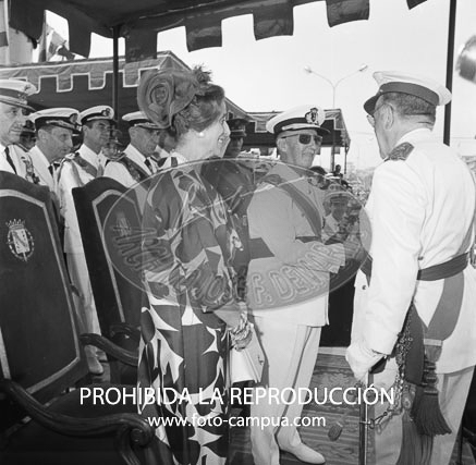 Imposición de la Cruz Laureada de San Fernando al Tte Coronel Palacios