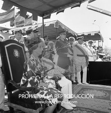 Imposición de la Cruz Laureada de San Fernando al Tte Coronel Palacios